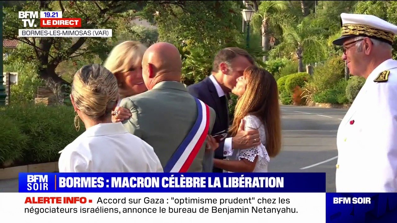 Emmanuel Macron et Brigitte Macron arrivés à Bormes-les-Mimosas pour les commémorations des 80 ans de la Libération