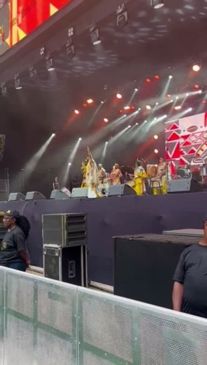 Festival SouJuvs agita a Casa de Apostas Arena Fonte Nova na tarde deste sábado (17) com shows gratuitos