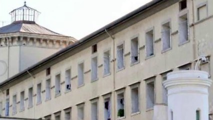 Rivolta nel carcere di Bari, l'audio della telefonata concitata di un agente: «Intervenite tutti»