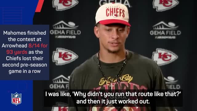 Mahomes won't make a habit of dazzling behind-the-back passes