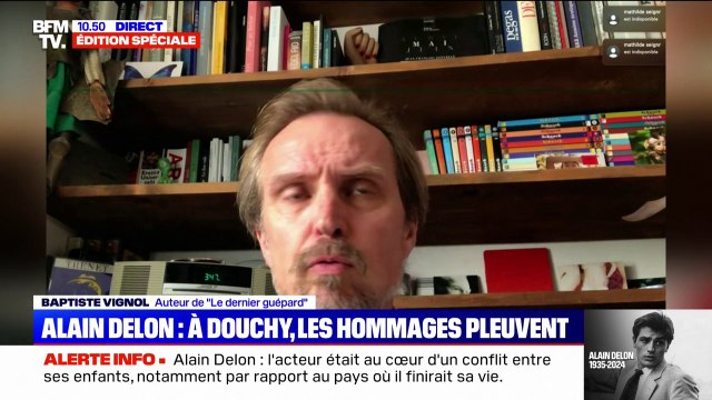 Si un jour je ne suis plus là, tu joueras devant mon portail le Borsalino : Thierry, accordéoniste, raconte l'échange qu'il a eu avec Alain Delon, il y a plus de 25 ans