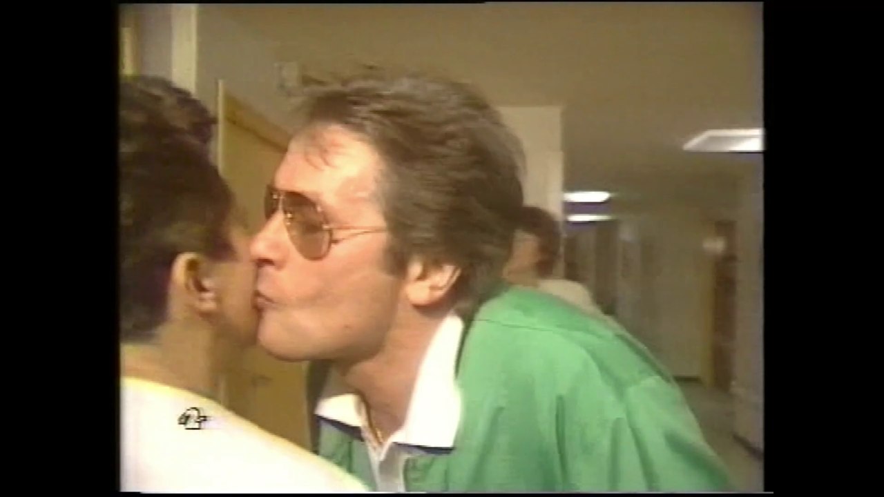 Alain Delon - Séjour à l'hôpital