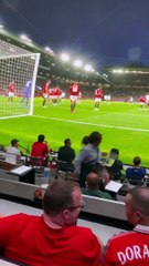 Voici la vue d'Old Trafford depuis un bar de Los Angeles