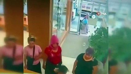 Böyle vicdansızlık görülmedi: Önce kargaşa çıkardılar sonra hastaneyi soydular!