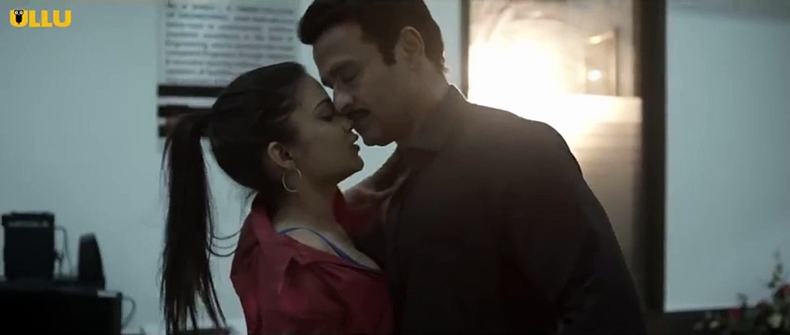 Sexy Hot Romantic Scene - Paper Web Series Hot Clip