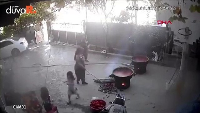 Hatay'da salça yaparken patlama oldu