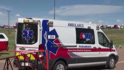 美 콜로라도서 폭염 속 에어쇼 보던 100명, 열사병에 응급 치료 / YTN