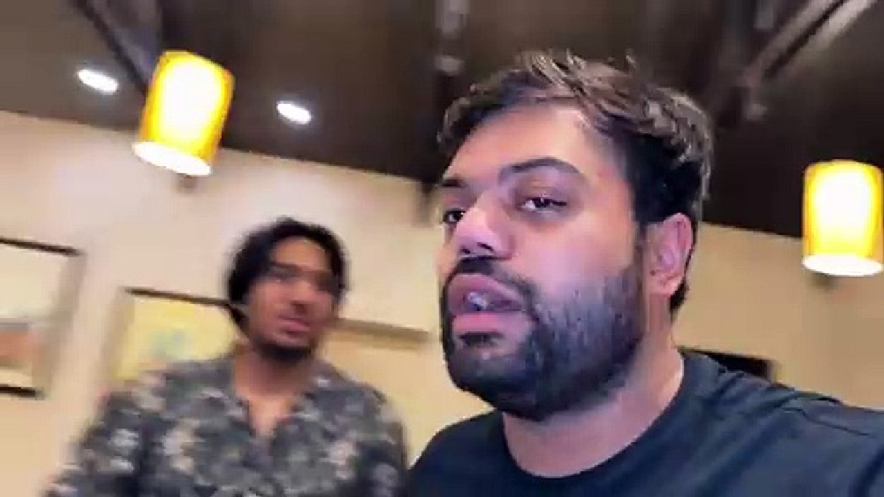 Babay Ko Larki Ke Sath Pakar Liya  _ Meri Gari Le Kar Bhag Gaya (720P_60FPS)