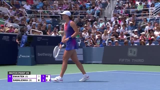 Sabalenka gets first straight sets win over Swiatek