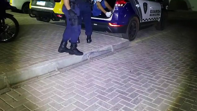 Foragido pelo crime de tráfico é preso pela GM após agredir uma jovem no bairro Cascavel Velho