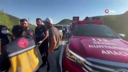 Amasya'da servis aracı otomobille çarpıştı: 14 kişi yaralandı!