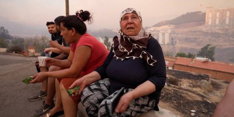 İzmirli yangın mağduru yetkililere tepki gösterdi: Fakir olduğumuz için ilgilenen yok, Allah kahretsin böyle düzeni