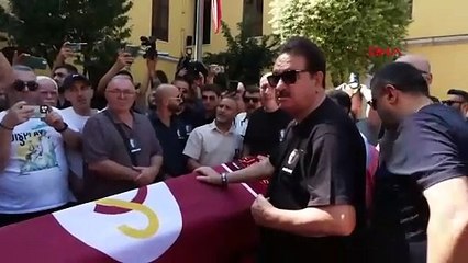 Ünlü sanatçı Aydemir Akbaş son yolculuğuna uğurlandı