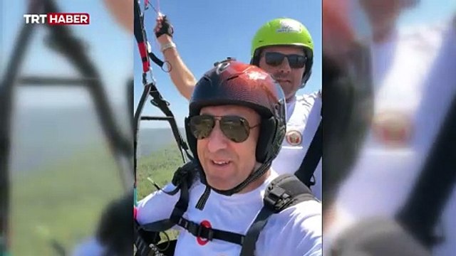 Yamaç paraşütü tutkunları Bilecik semalarında süzüldü