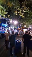 Αρκετός κόσμος στη συναυλία της Βιολέτας Ίκαρη στη Μάκρη