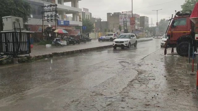 अलवर में हुई बारिश, हल्की गर्मी के बाद लोगों ने ली राहत की सांस