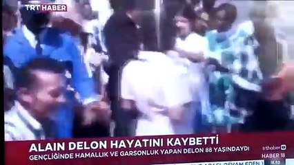 Canlı yayında tekleyen TRT spikeri sosyal medya karıştırdı