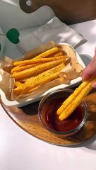 bikin crispy french fries pake bubuk keju yang enak bgt. mulai dari wanginya, wangi keju yang gak mengganggu sama sekali. Buat rasa, asin gurih pas dan ada sedikit manis. suka bgt. dari bubuk keju ini juga bisa bgt bikin kreasi makanan yang lain Baha