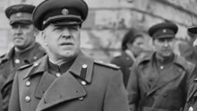 3 mai 1945 - Mareșalul Jukov inspectează Berlinul