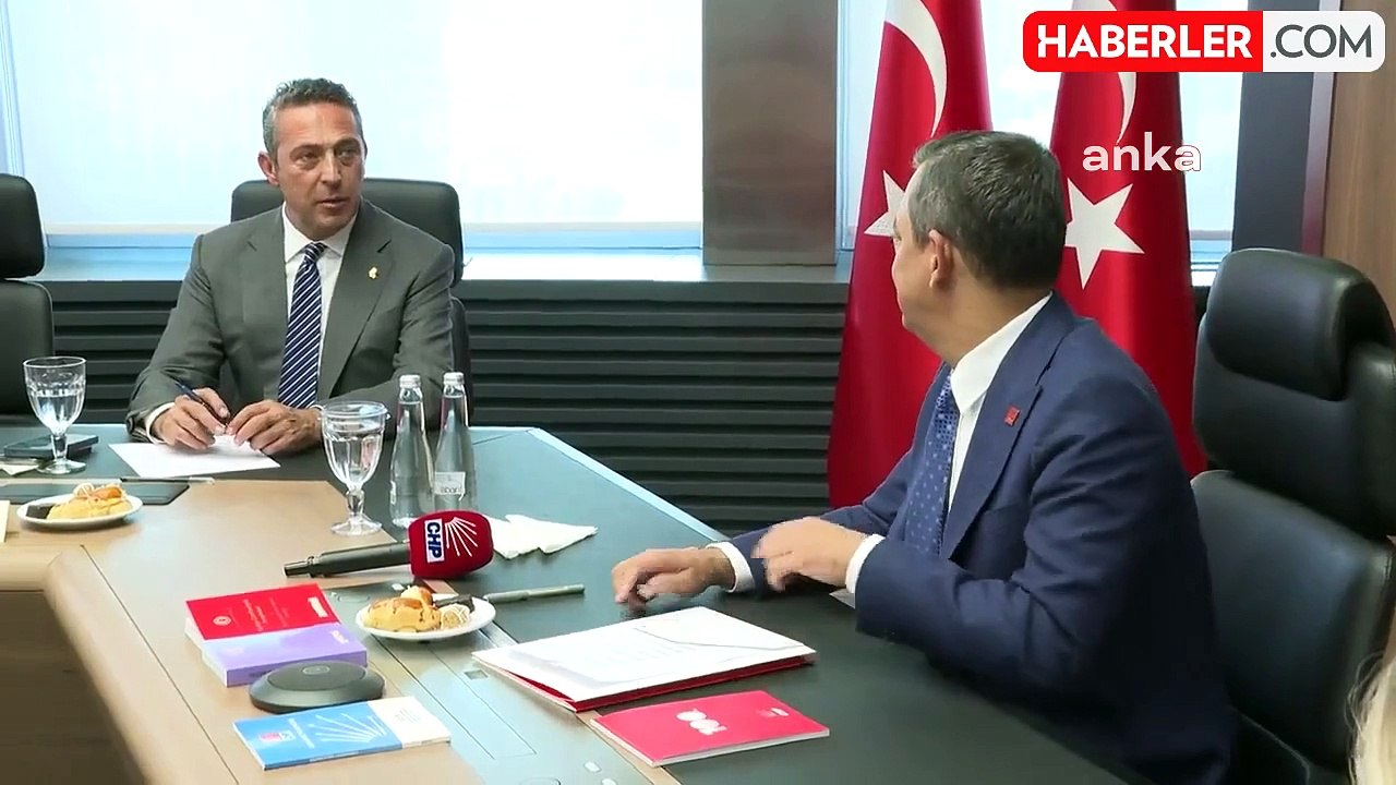 CHP Genel Başkanı Özgür Özel, Fenerbahçe Başkanı Ali Y. Koç ile bir araya geldi