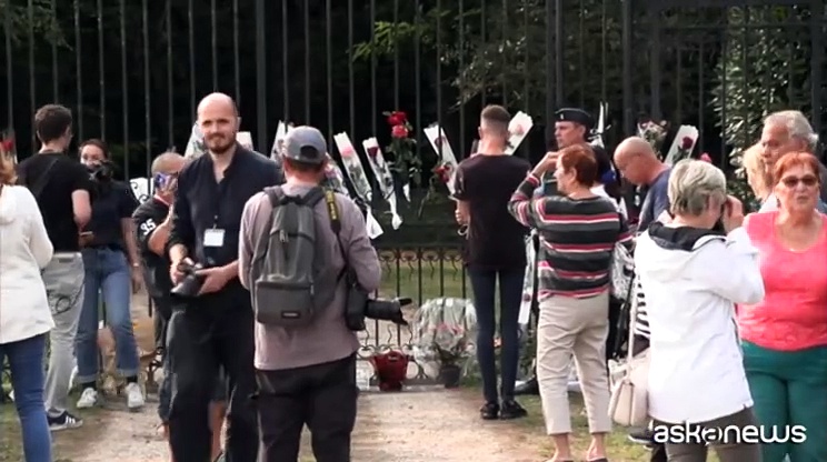 Video Il mondo piange l'icona Alain Delon, Macron: «Un monumento francese»