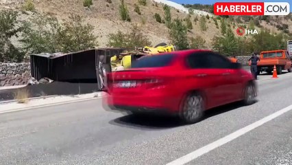 Kömür yüklü Mercedes devrildi: Yol trafiğe kapandı