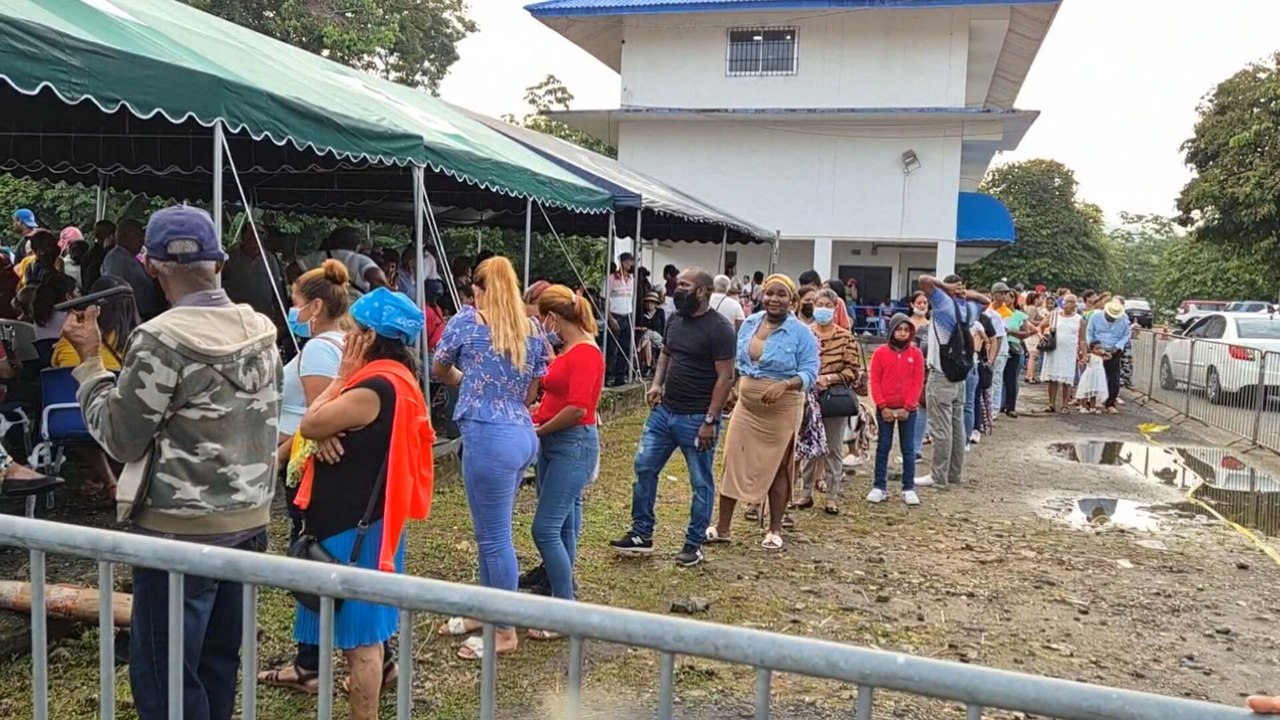 Colonenses acuden a atenderse con misión del Comando Sur