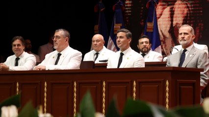 Por qué el Rey Felipe VI rompió el protocolo con su traje en la toma de posesión del presidente dominicano