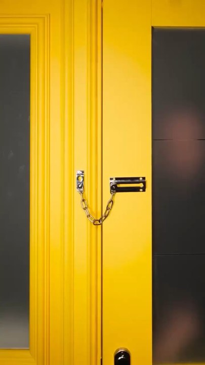 Close A Door !