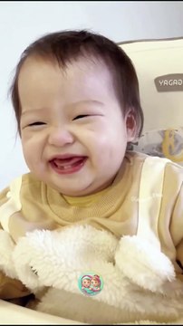 Plates for Toddlers #AdamAndElea _______________Ready for mess-free meals Grab your WeeSprout suction plates now! Link in Bio _______________Say goodbye to mealtime messes with our award-winning WeeSpro