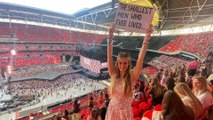 'Swiftie' holds sign at gig asks fans to call out exes - gets hundreds of names