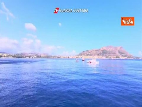 Affonda una barca a vela in provincia di Palermo con 22 persone a bordo, ci sono dispersi