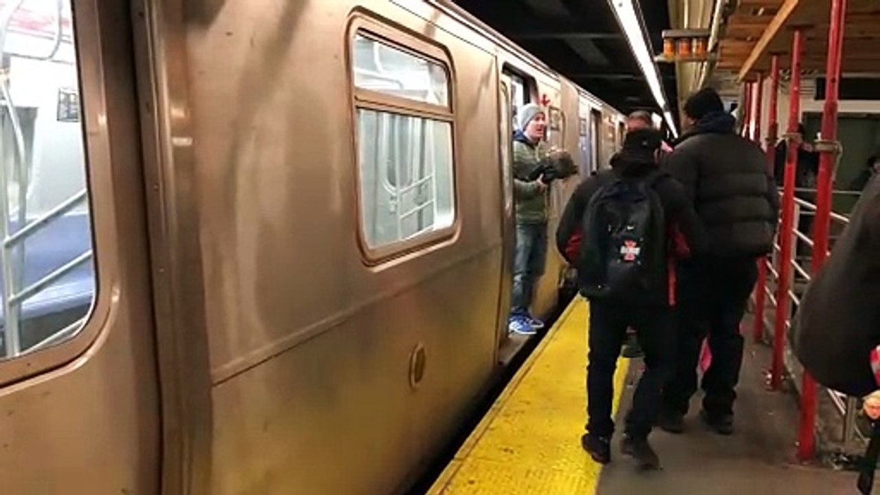 New York City Subway W Train Trips Brake at Queensboro Plaza - Attractions