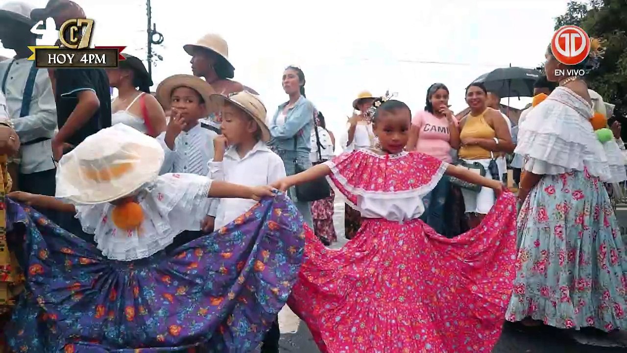 Desfile de la pollera picarona.mp4