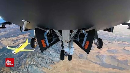 ANKA III iniş takımlarını havada kapattı