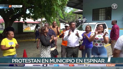 Exfuncionarios del Municipio de Colón exigen pago de prestaciones