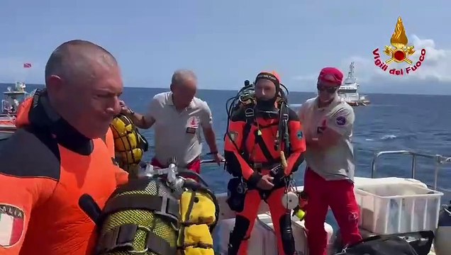 I sommozzatori a Porticello per le ricerche dei dispersi del veliero affondato