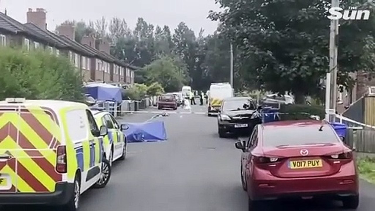 Woman_ 43_ dead _ girl_ 17_ among two fighting for their lives after triple stabbing in Manchester(360P)