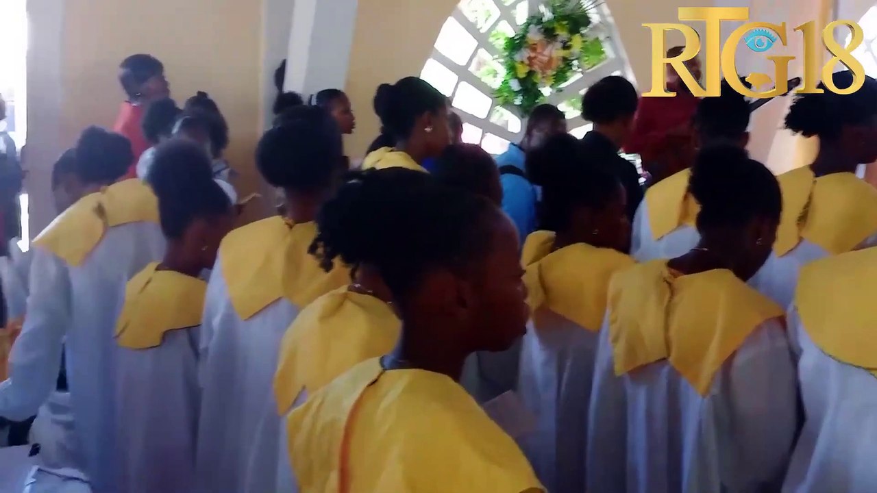 Rev Pè Ketler Lysius Selebre 1er mès solanèl li nan pawas "Notre Dame de Lourdes" nan lokalite Solon