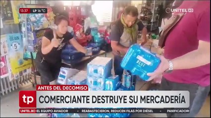 “Prefiero que lleven reventado”, comerciante destroza con un martillo cerveza que iba ser decomisada en Cochabamba