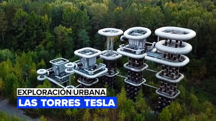 Download Video: Exploración urbana: sobrevolamos las torres de alta tensión futuristas más ‘retro’ del mundo...