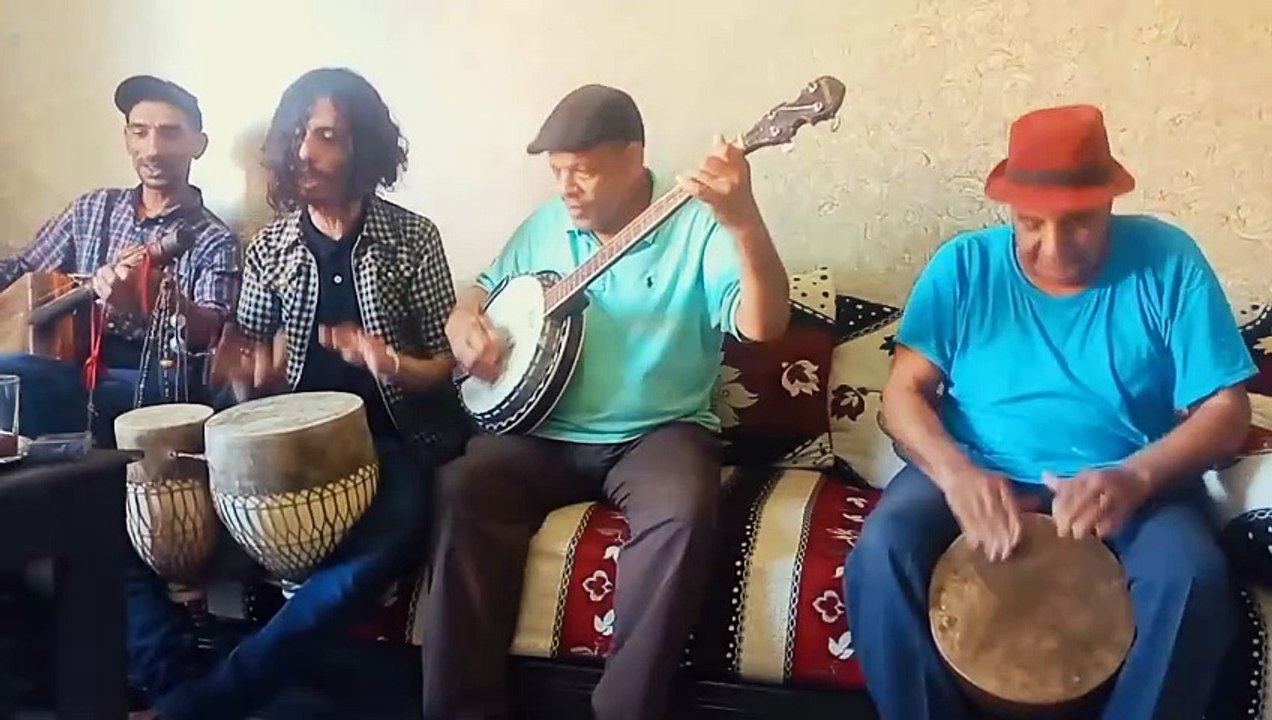 Distinctive creativity in performing the famous song "Al Batana" by the legend of Moroccan singing, Nass El Ghiwane, successor Al Arabi Batma SimoDeep|شبيه العربي باطما
