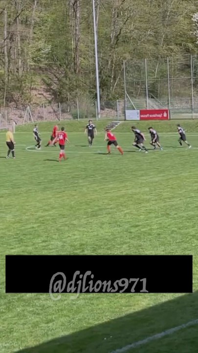 les joies des terrains de foot de district