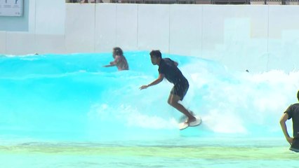 태풍이 부채질하는 폭염...시민들, 서핑장에서 피서 / YTN