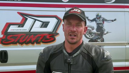 Daredevil breaks world record by being dragged being a superbike at 160mph