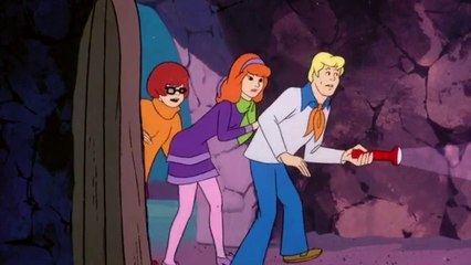 The Scooby Dow Show | Season 1 | Episode 11 | A Bum Steer for Scooby | 3/5 |