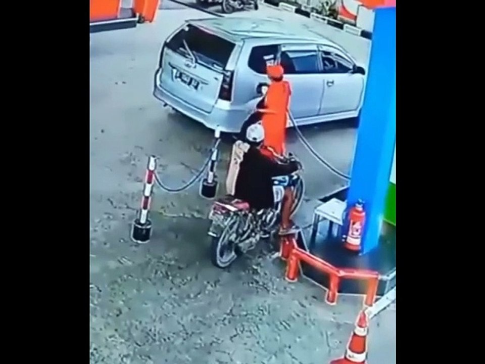 Girl Bike Out of Control in Petrol Pump ...... Papa ki Pari