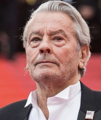 Alain Delon : cette question concernant son chien qui reste en suspens