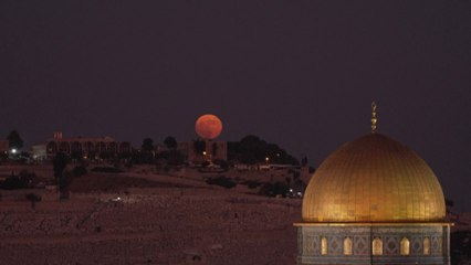 Vision mystique à Jérusalem : la "Super Lune Bleue" s'est levée derrière le Dôme du Rocher