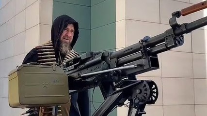 El sanguinario líder checheno amenaza a Ucrania con el tesla indestructible
